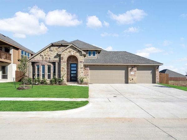 217 Fireberry Drive, Glenn Heights, TX 75154