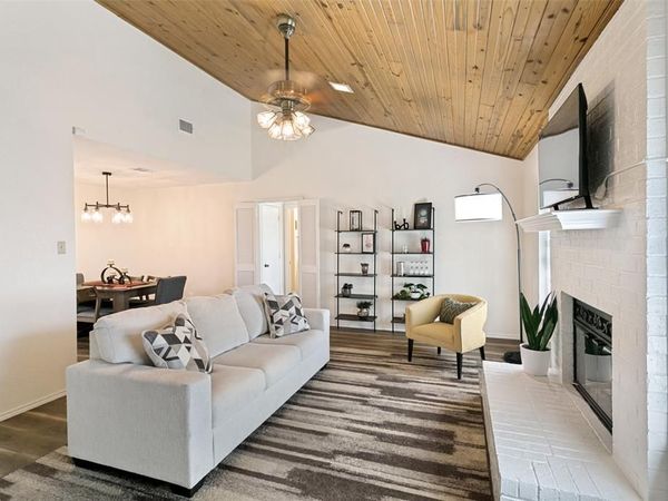 1006 Riverchase Street, Benbrook, TX 76126