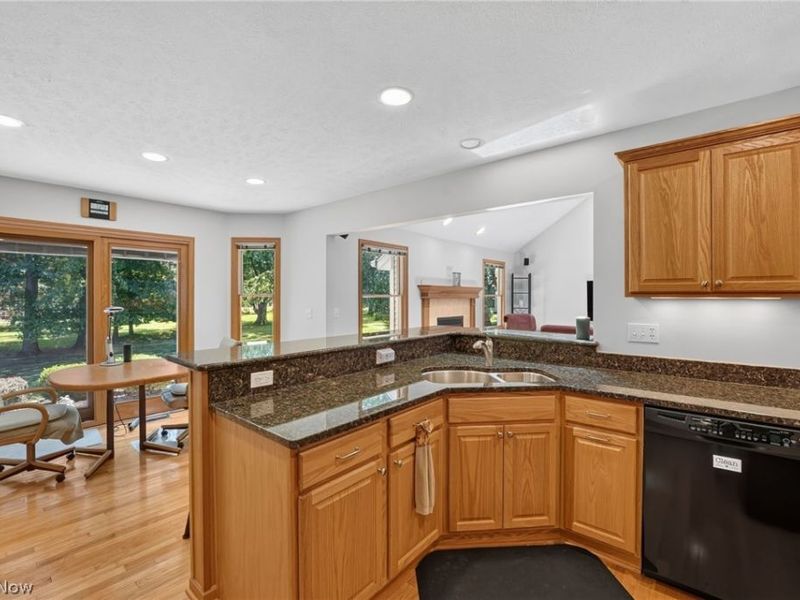6575 Ruth Drive , Seven Hills, OH 44131 Photo 14