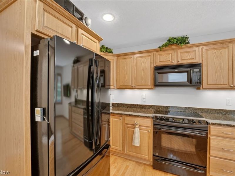 6575 Ruth Drive , Seven Hills, OH 44131 Photo 16