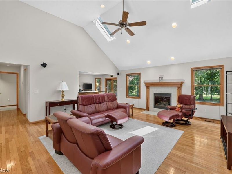 6575 Ruth Drive , Seven Hills, OH 44131 Photo 18