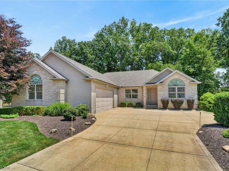 6575 Ruth Drive , Seven Hills, OH 44131 Photo 3