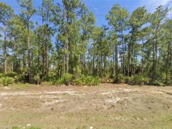 18 Moore AVE , LEHIGH ACRES, FL 33936