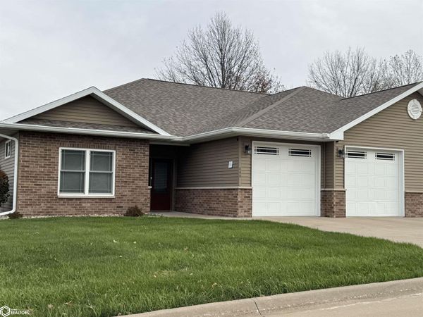 800 Park Place, West Burlington, IA 52655