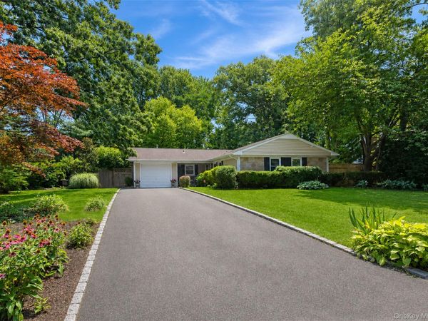 19 Pennaquid Road , Coram, NY 11727