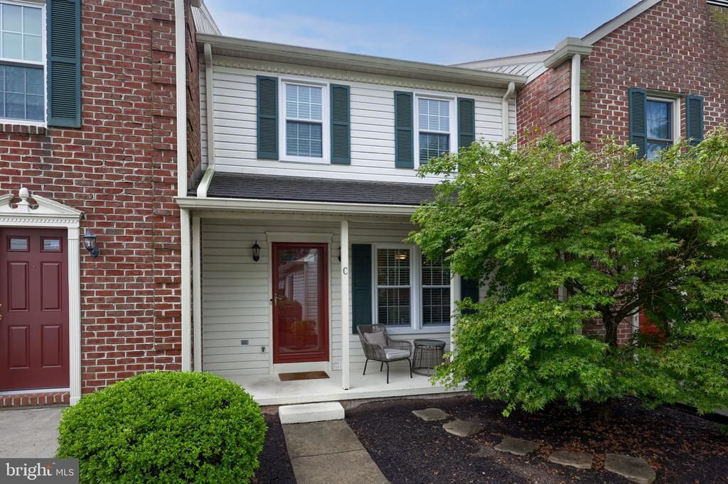 2033 C RALEIGH ROAD, HUMMELSTOWN, PA 17036