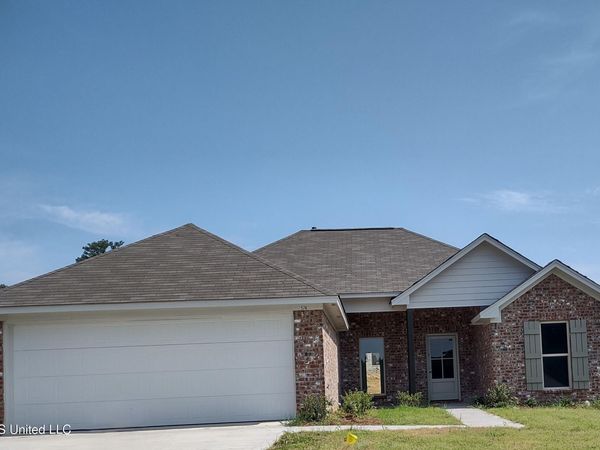 576 Silver Hill Drive, Pearl, MS 39208