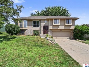 6714 Aspen Street, Omaha, NE 68128