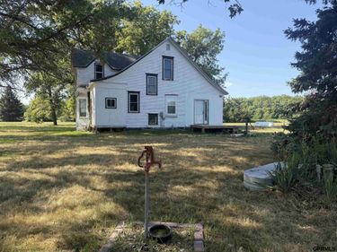 2655 Railroad Avenue, Prague, NE 68050
