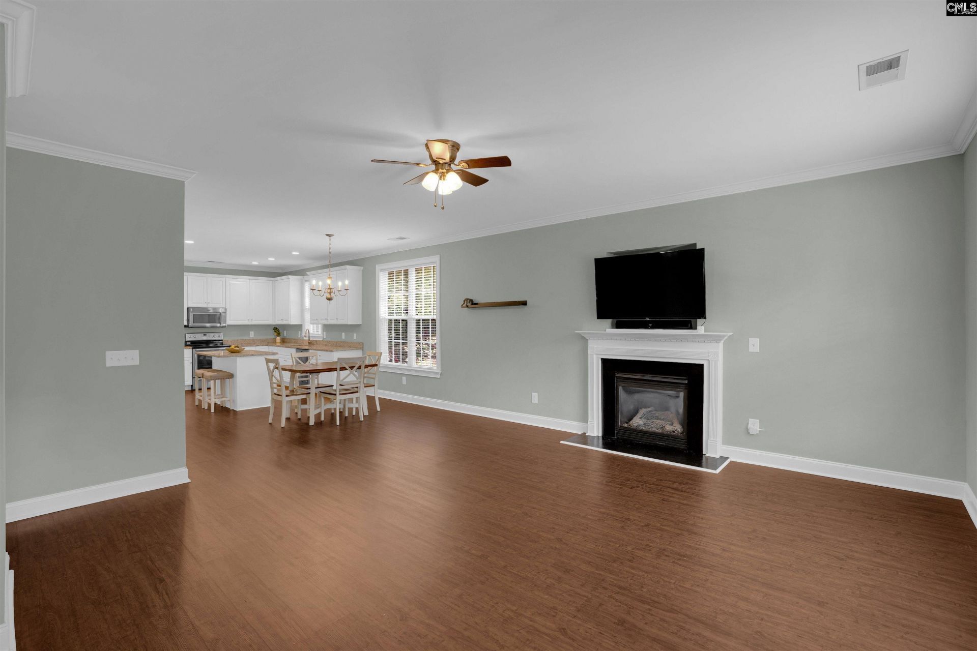 4200 Timberlane Drive  Photo 10