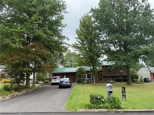 1921 Birch Trace Drive, Austintown, OH 44515