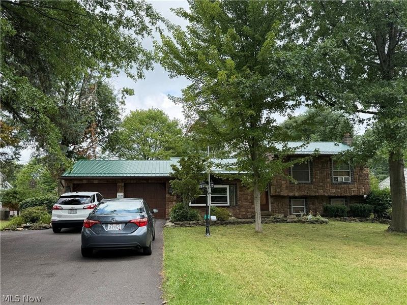 1921 Birch Trace Drive, Austintown, OH 44515 Photo 2