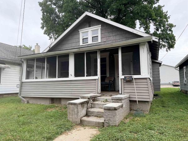 1602 W Adams Street, Muncie, IN 47303