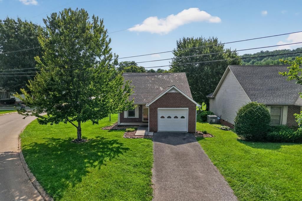 1462 Oxford Place, Cookeville, TN 38506 Main Photo