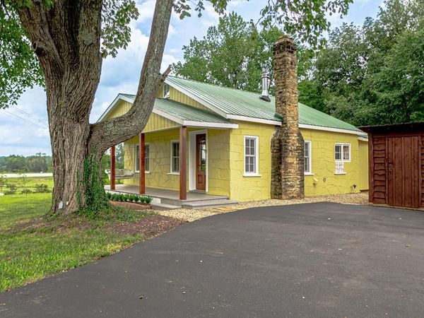 922 Willow Grove Hwy, Allons, TN 38541