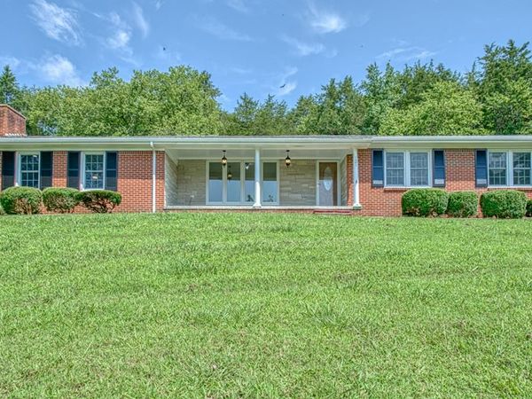 121 Stone Ln, Gainesboro, TN 38562