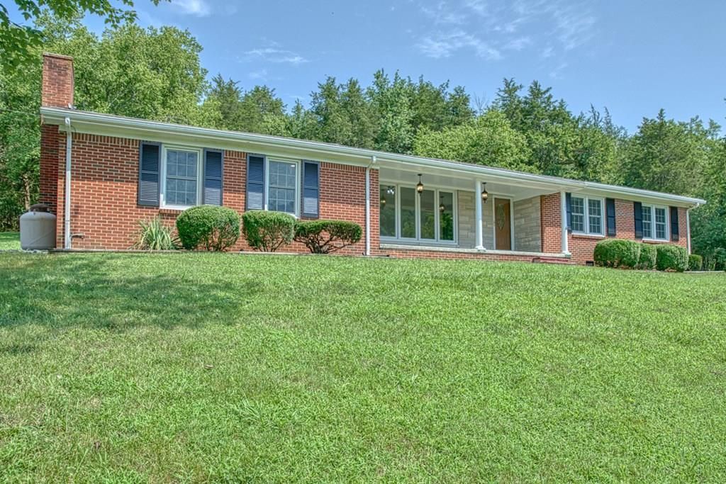 121 Stone Ln, Gainesboro, TN 38562 Main Photo