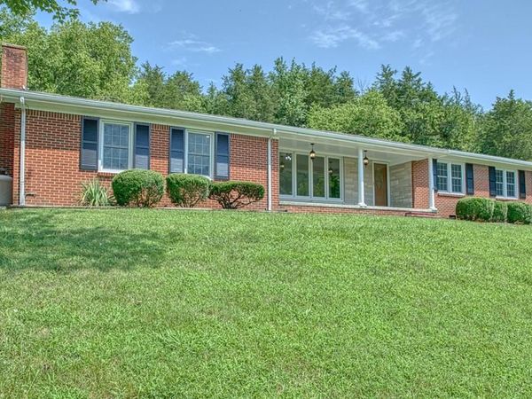 121 Stone Ln, Gainesboro, TN 38562