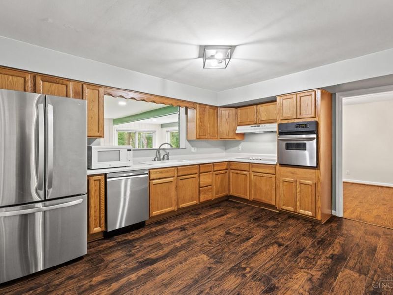 682 Milford Hills Drive, Miami Twp, OH 45150 Photo 13