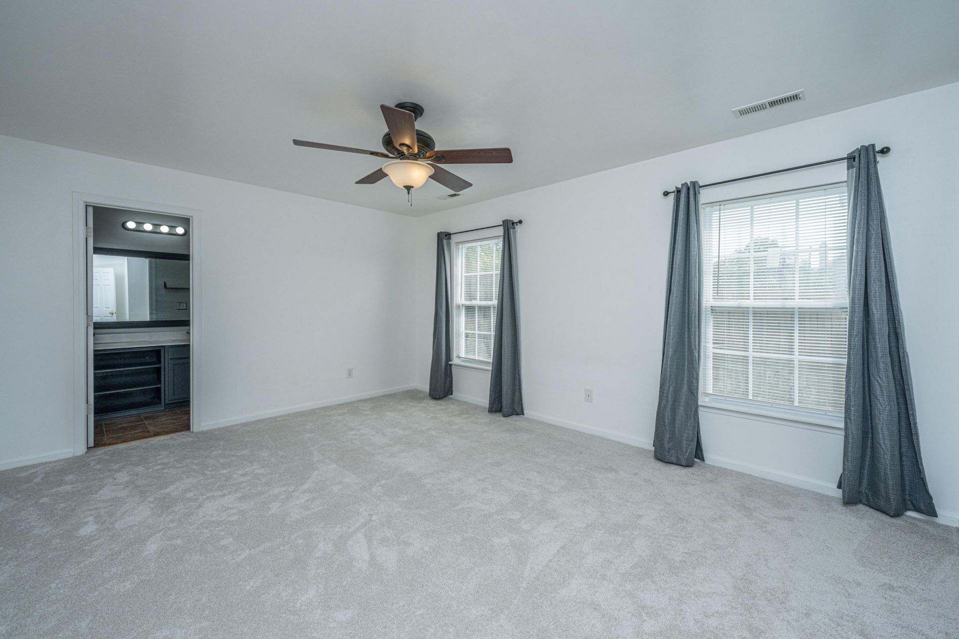 5056 Carrington Court Photo 17