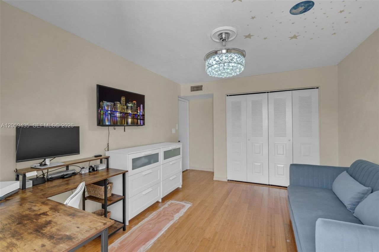 683 NE 206th Ter , Miami, FL 33179 Photo