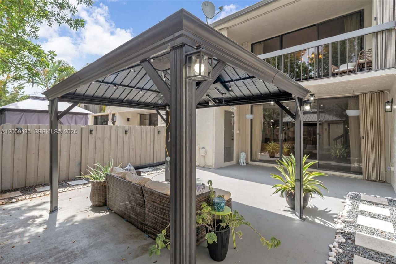 683 NE 206th Ter , Miami, FL 33179 Photo
