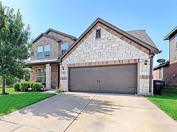 401 Sandhurst Drive, Crowley, TX 76036