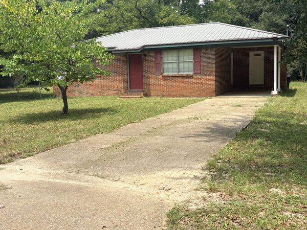 1841 S County Highway 183, DeFuniak Springs, FL 32435