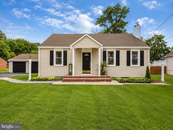 6 BUTTS AVENUE, BORDENTOWN, NJ 08505