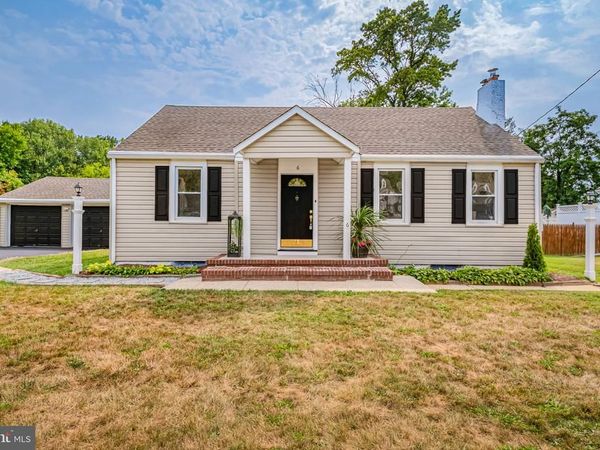 6 BUTTS AVENUE, BORDENTOWN, NJ 08505