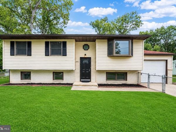 1332 HUNTER BOULEVARD, BROWNS MILLS, NJ 08015