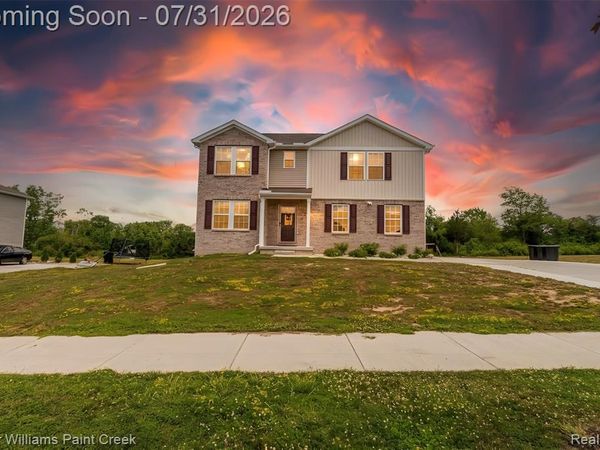 8353 N North Oaks Court, Grand Blanc Township, Mi 48439