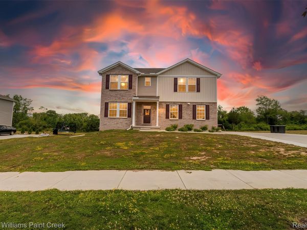 8353 North Oaks Court, Grand Blanc Township, Mi 48439