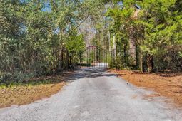 1444 Will-go Ave.  photo 4