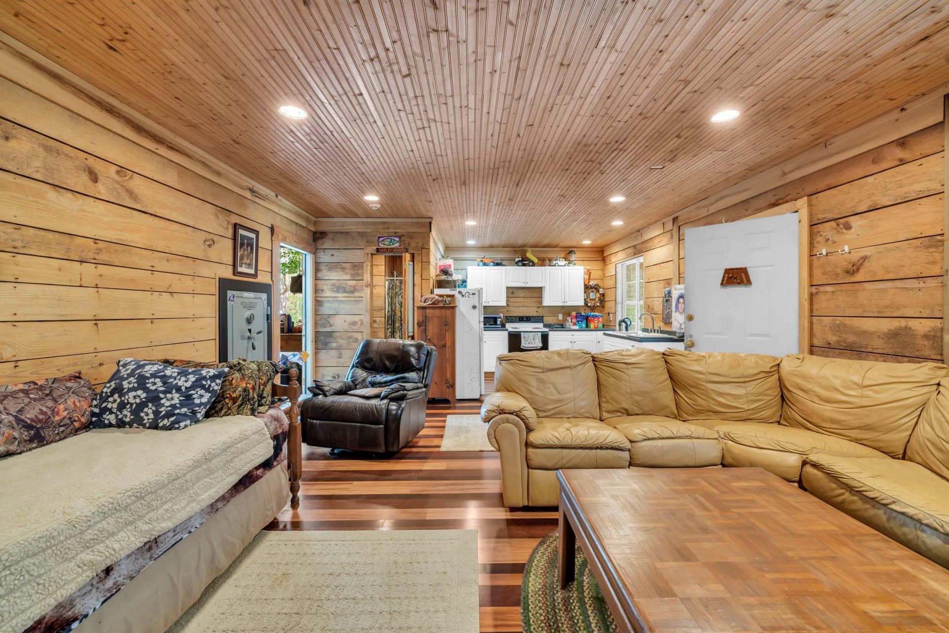 1444 Will-go Ave.  Photo 39