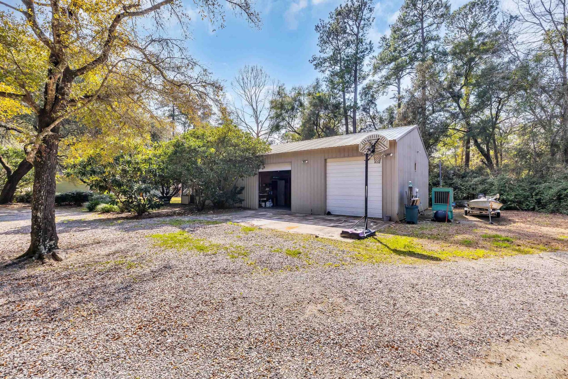 1444 Will-go Ave.  Photo 43