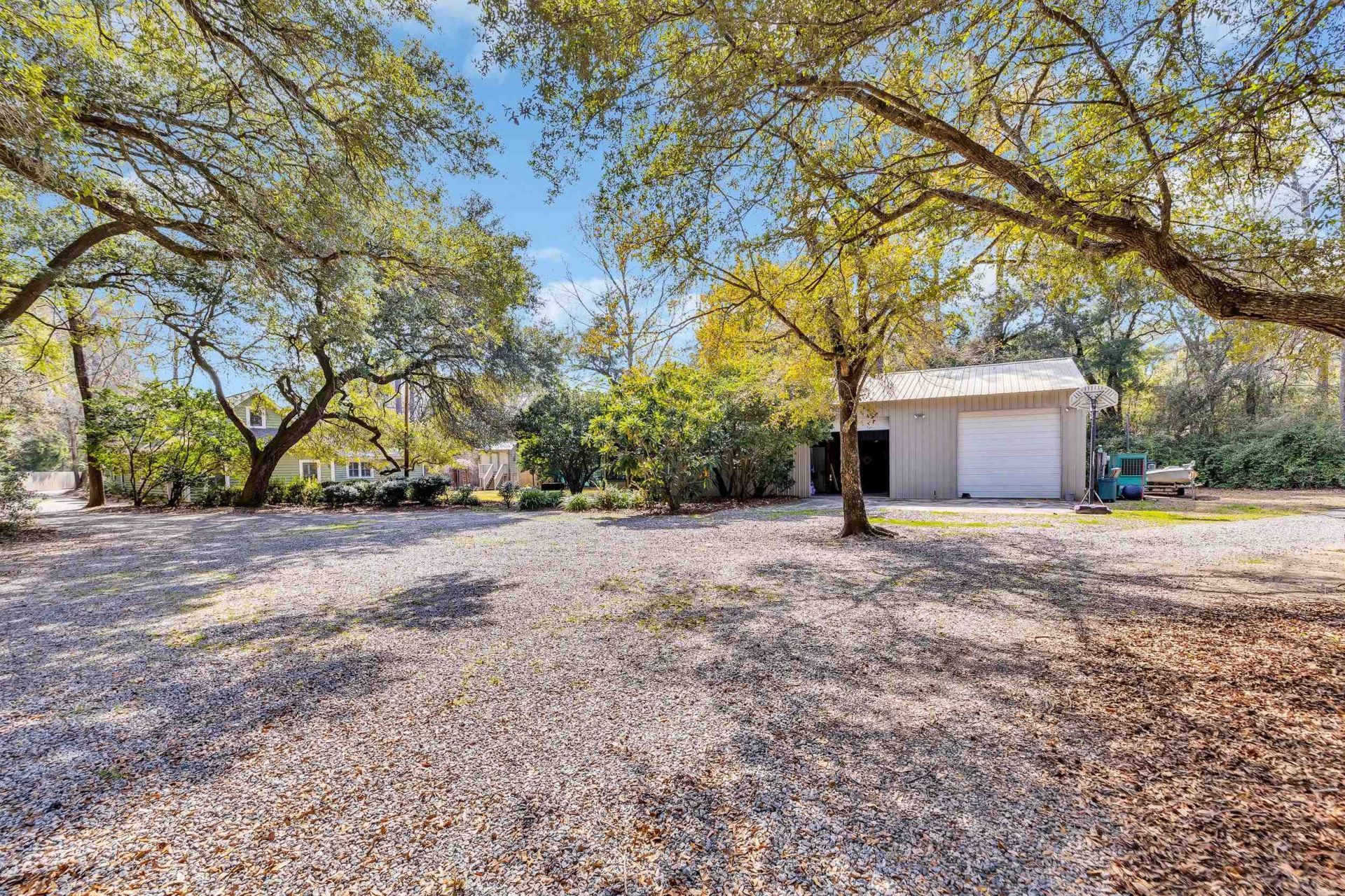 1444 Will-go Ave.  Photo 44