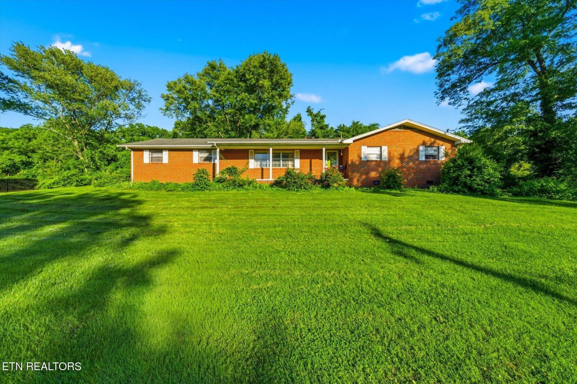 4904 Guinn Rd , Knoxville, TN 37931 Main Photo