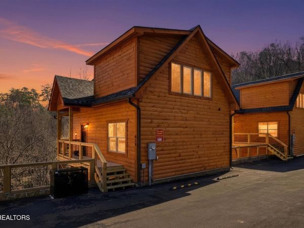 939 Pine Valley Way , Sevierville, TN 37862