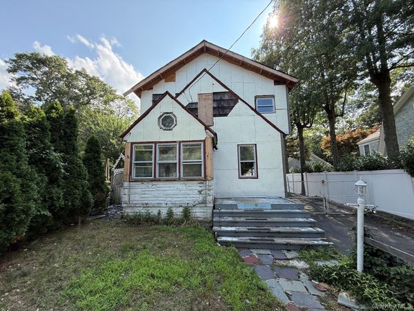 1014 Washington Drive , Centerport, NY 11721