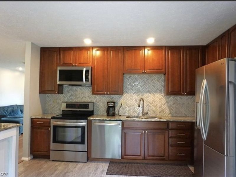 22309 Rock Creek Circle, Strongsville, OH 44149 Photo 7