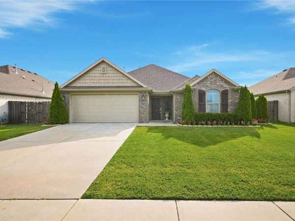 4578 W Croft Drive , Fayetteville, AR 72704