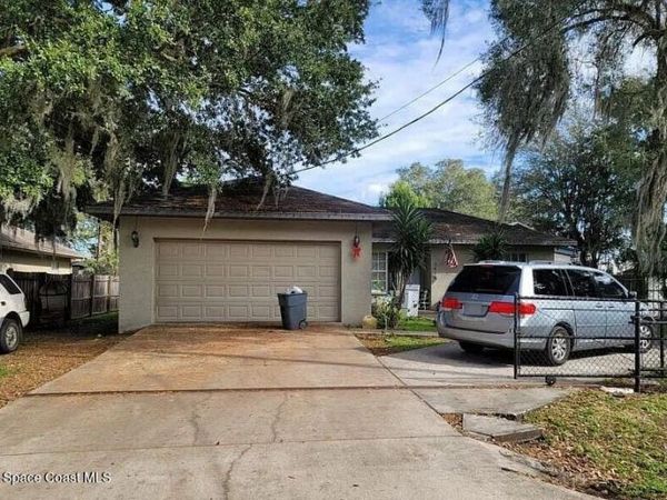 2606 N Adams Street , Plant City, FL 33563