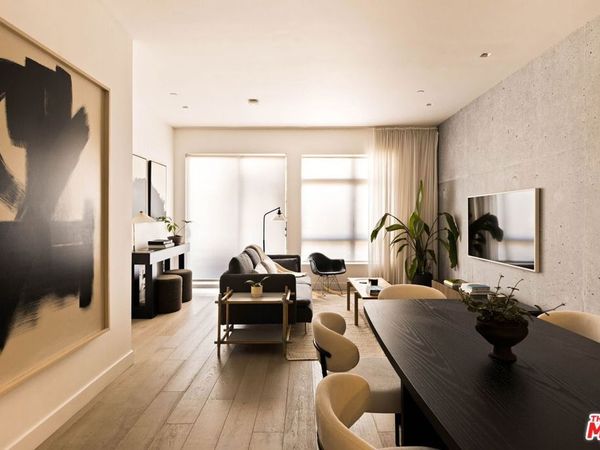 6001 Carlton Way, Unit 209, Los Angeles, CA 90028