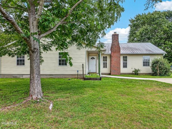 282 Riggs Road, Hubert, NC 28539