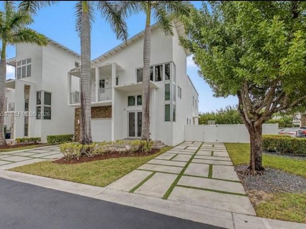 3341 NW 84th Ct , Doral, FL 33122