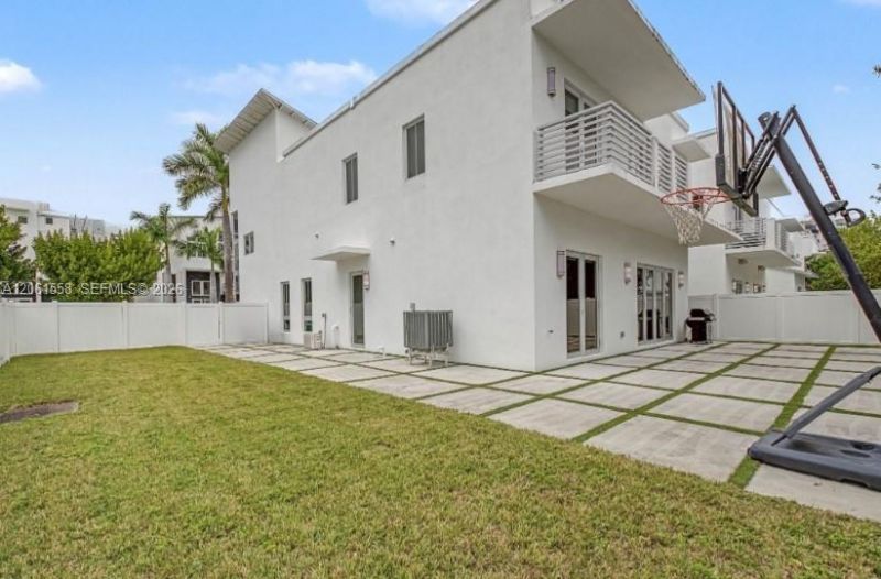 3341 NW 84th Ct, Doral, FL 33122 Photo