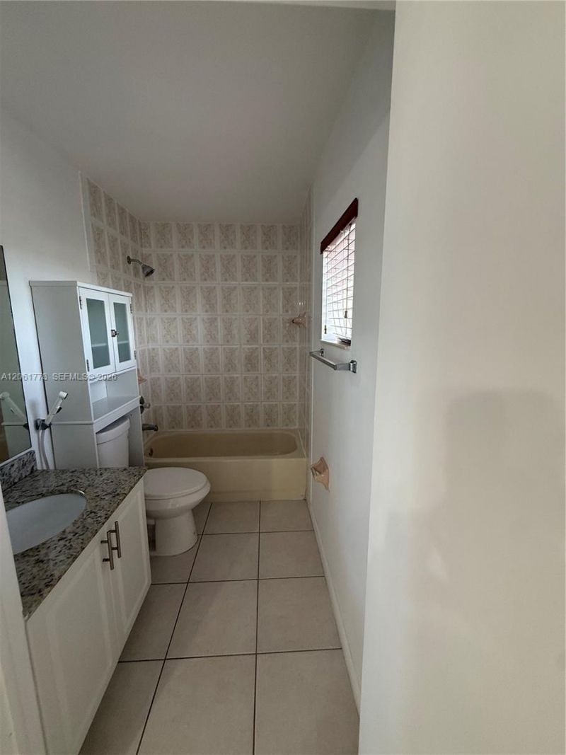 21 E 3rd St , Unit 507, Hialeah, FL 33010 Photo