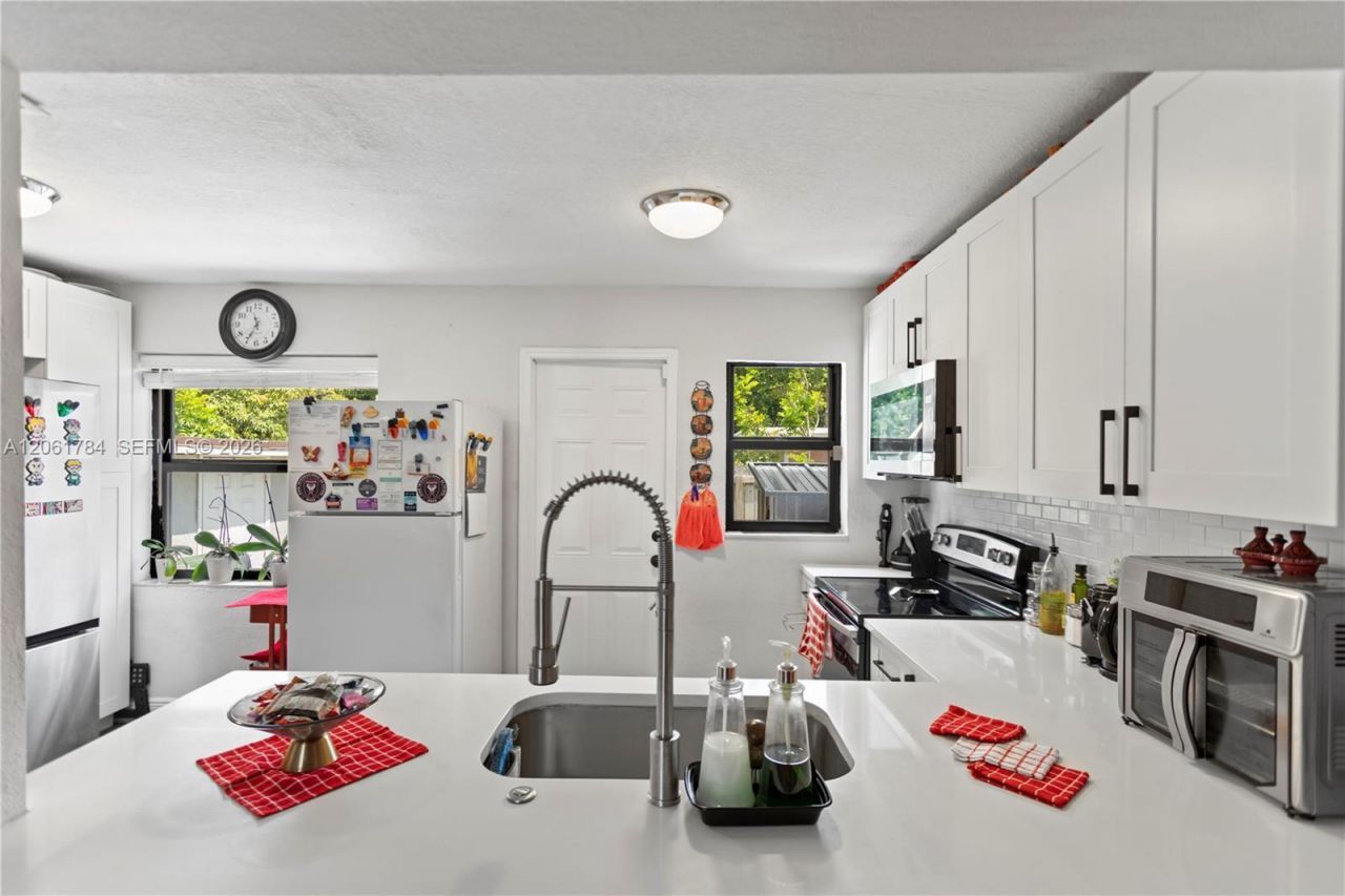 2407 Dewey St, Hollywood, FL 33020 Photo