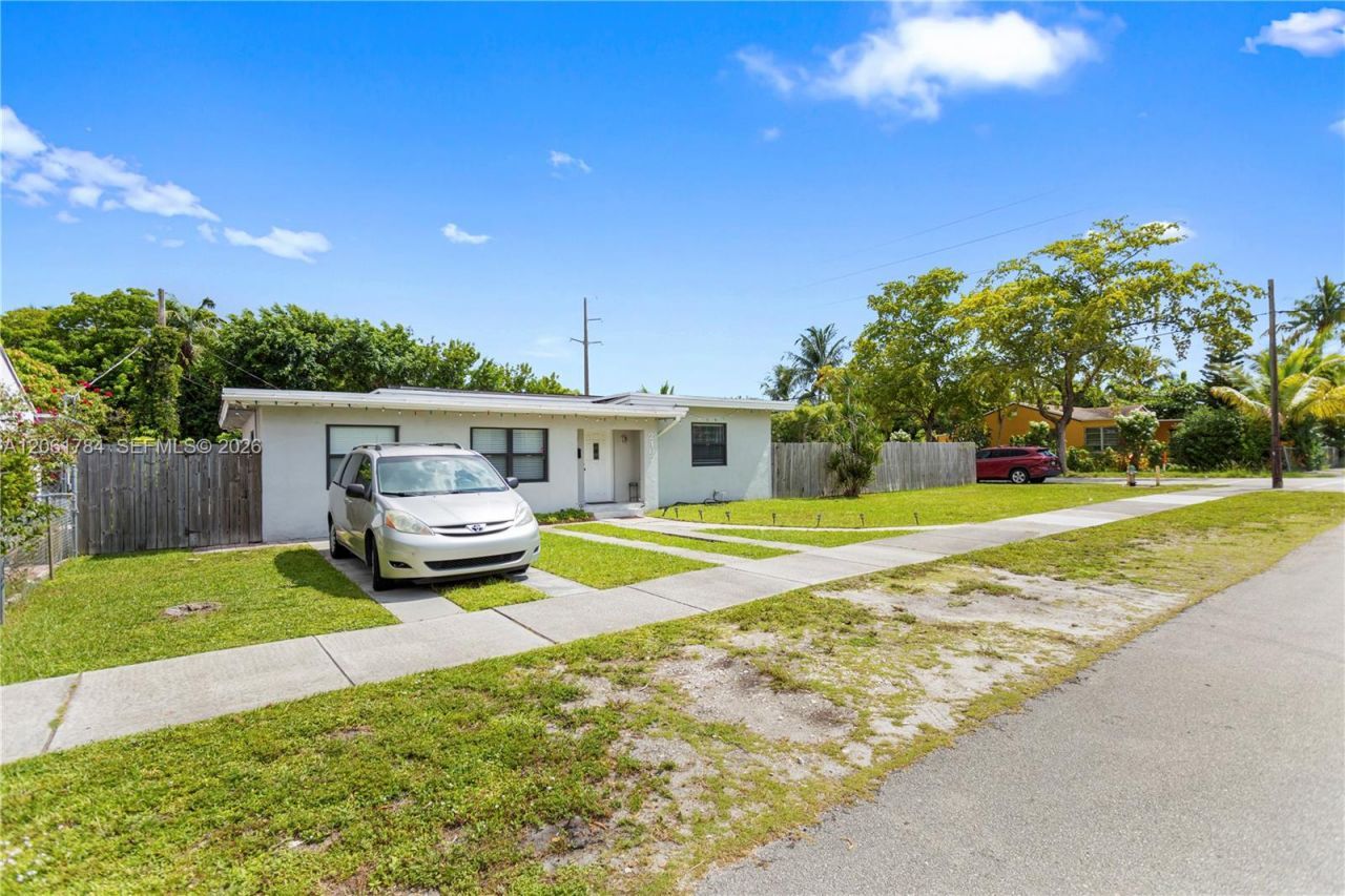 2407 Dewey St, Hollywood, FL 33020 Photo